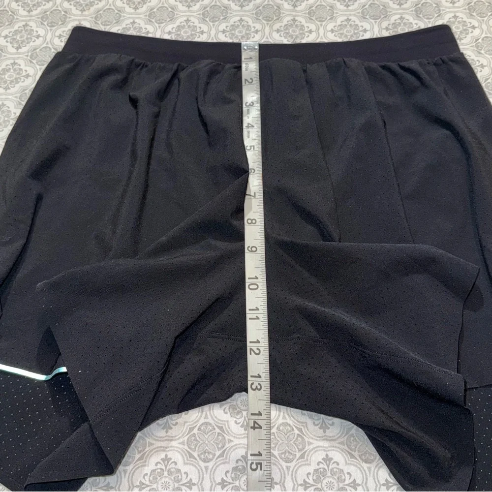 Lululemon Men’s Outpacer Short Size M